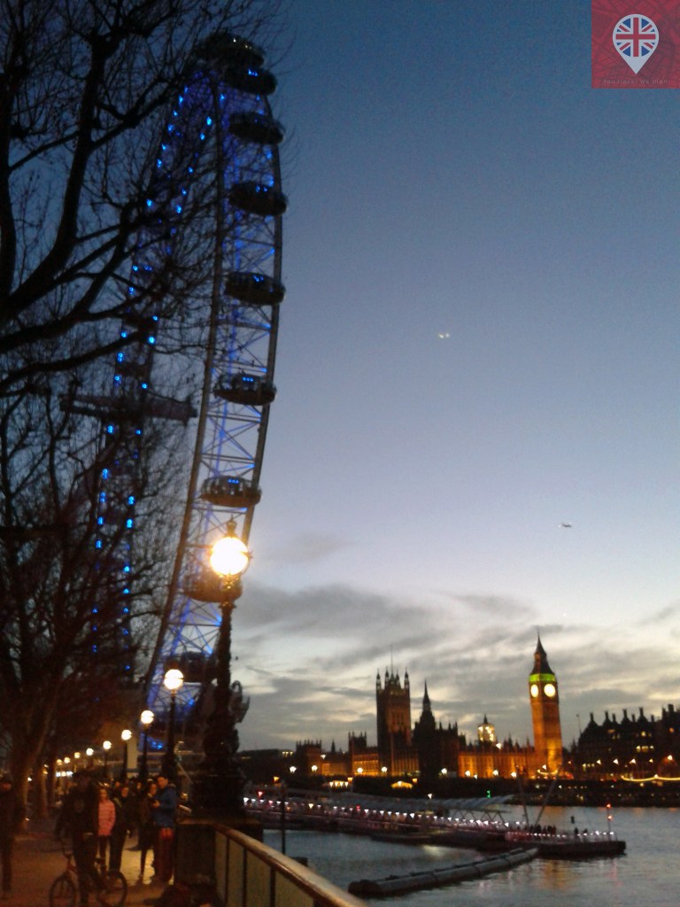 Big Ben e London Eye vistos do Southbank Central