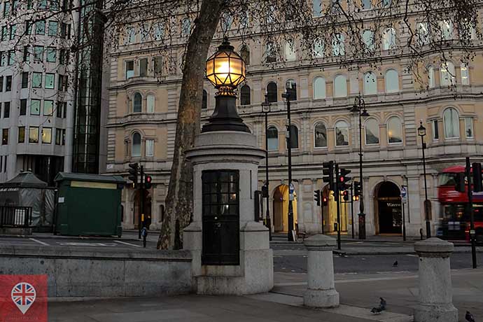 trafalgar-square-smallest-police-station