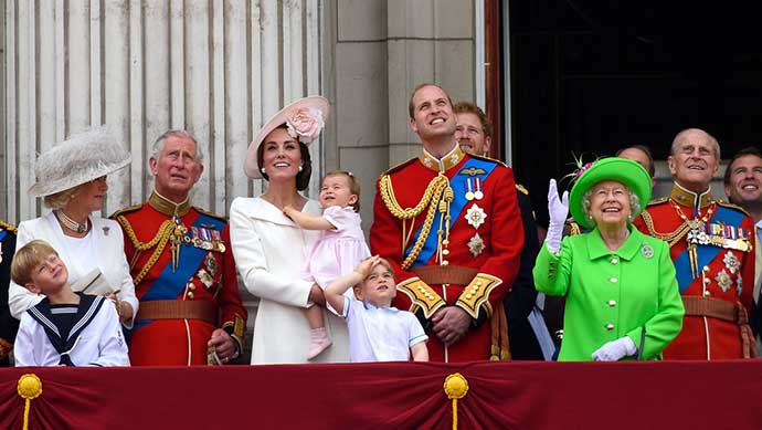 trooping-of-the-color-queen-elizabeth-birthday-90-ss09