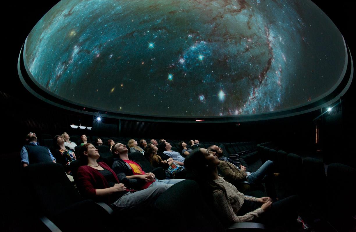 planetarium_attraction_slider_l5527-005