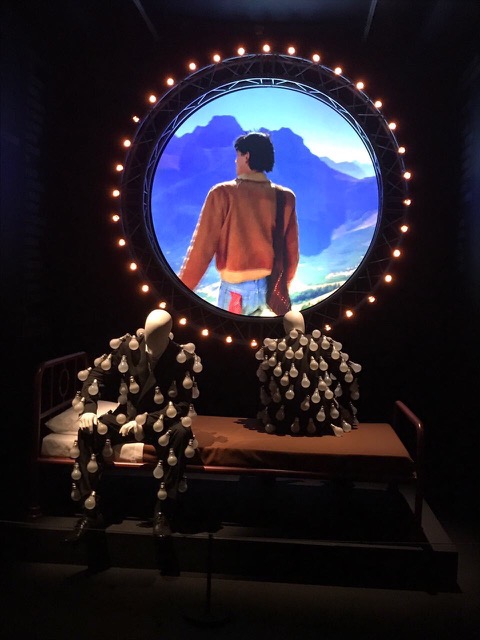 uma imagem antológica do grupo que valoriza a estética