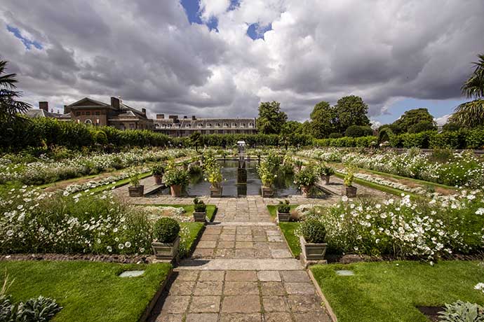 kensington-palace-white-garden-sunken