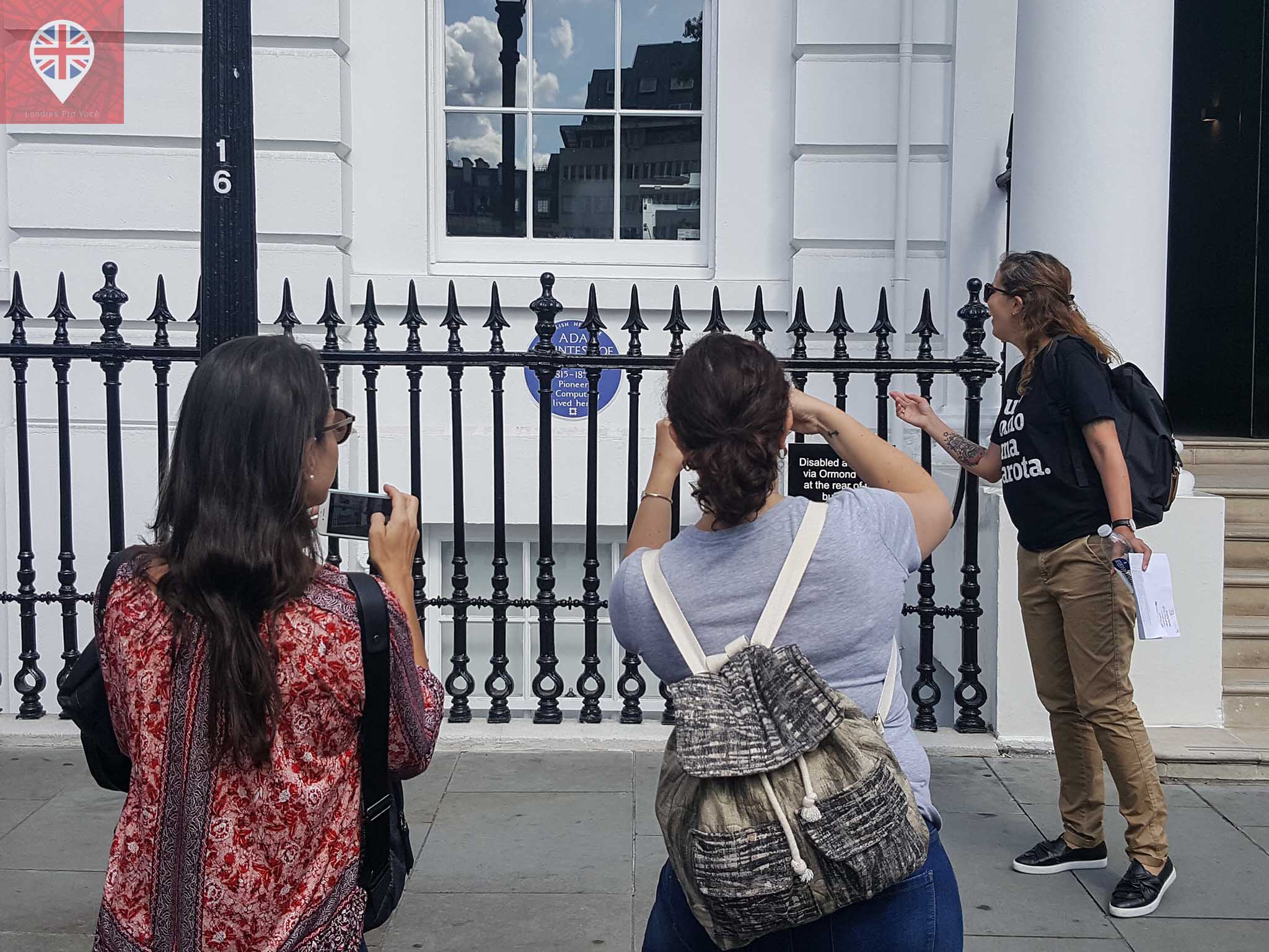 mulheres incriveis casa blue plaque