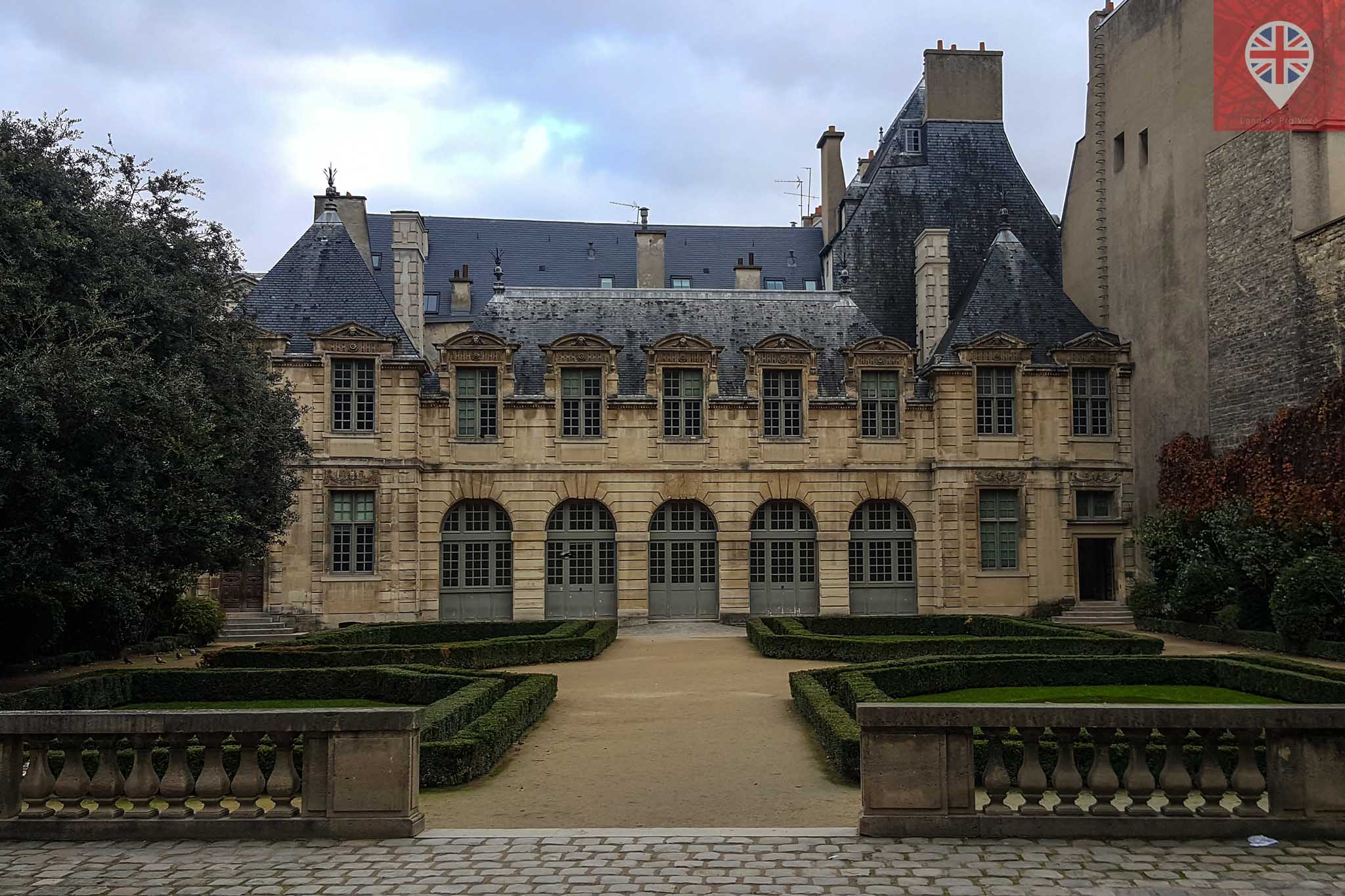 Hotel de Sully Paris