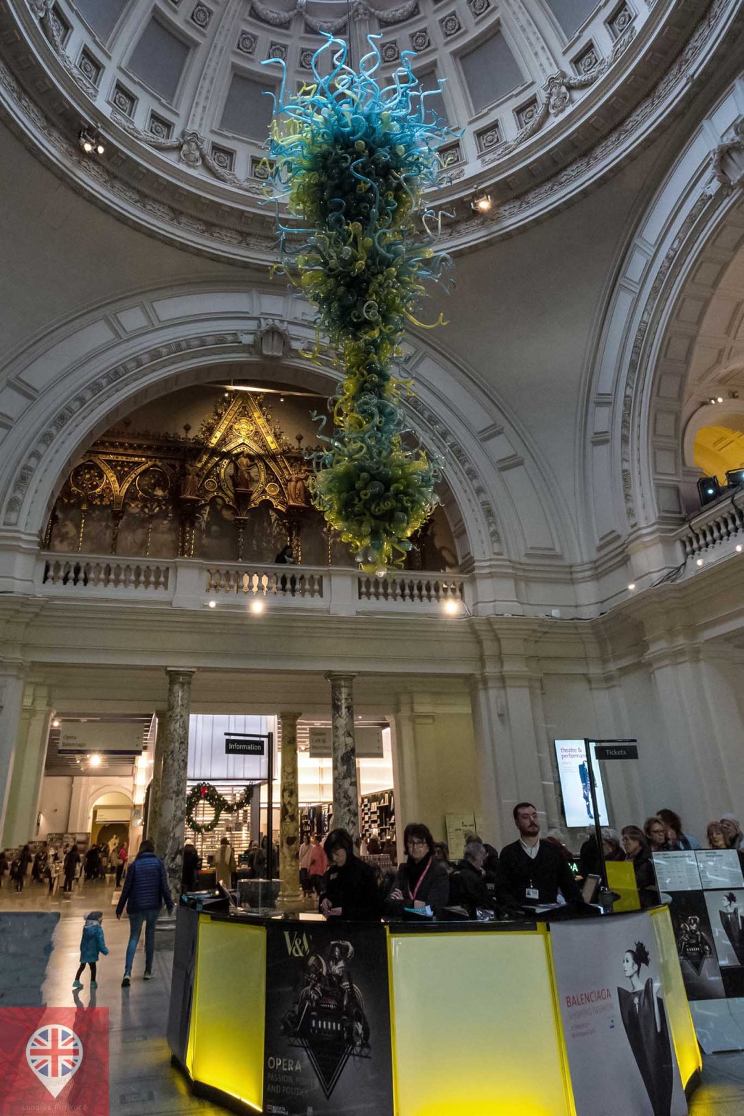 V&A entrance hall
