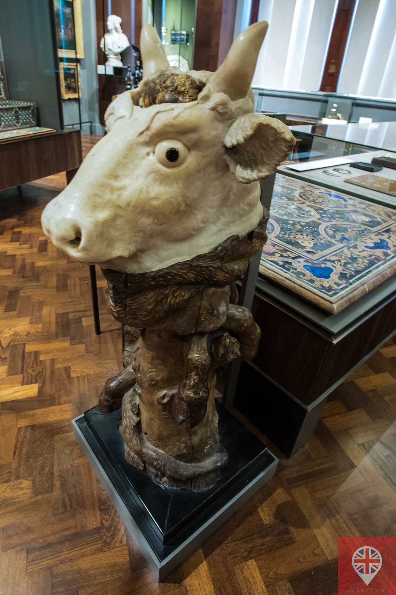 V&amp;A ox head