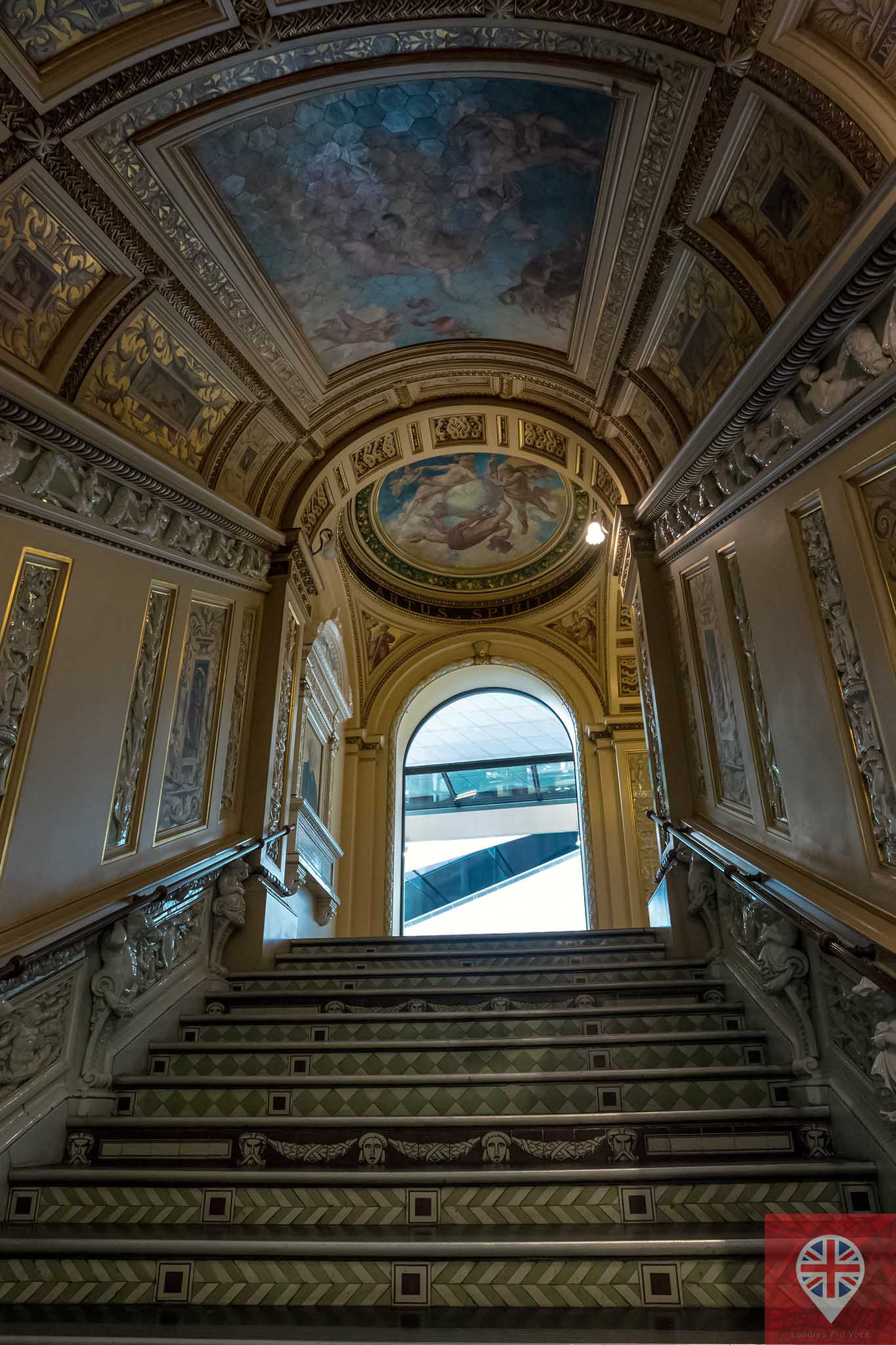 V&amp;A the ceramic staircase