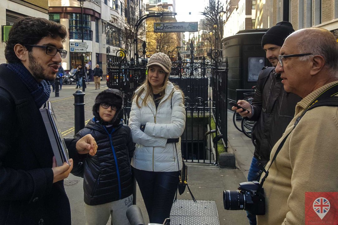 tour beatles public toilet