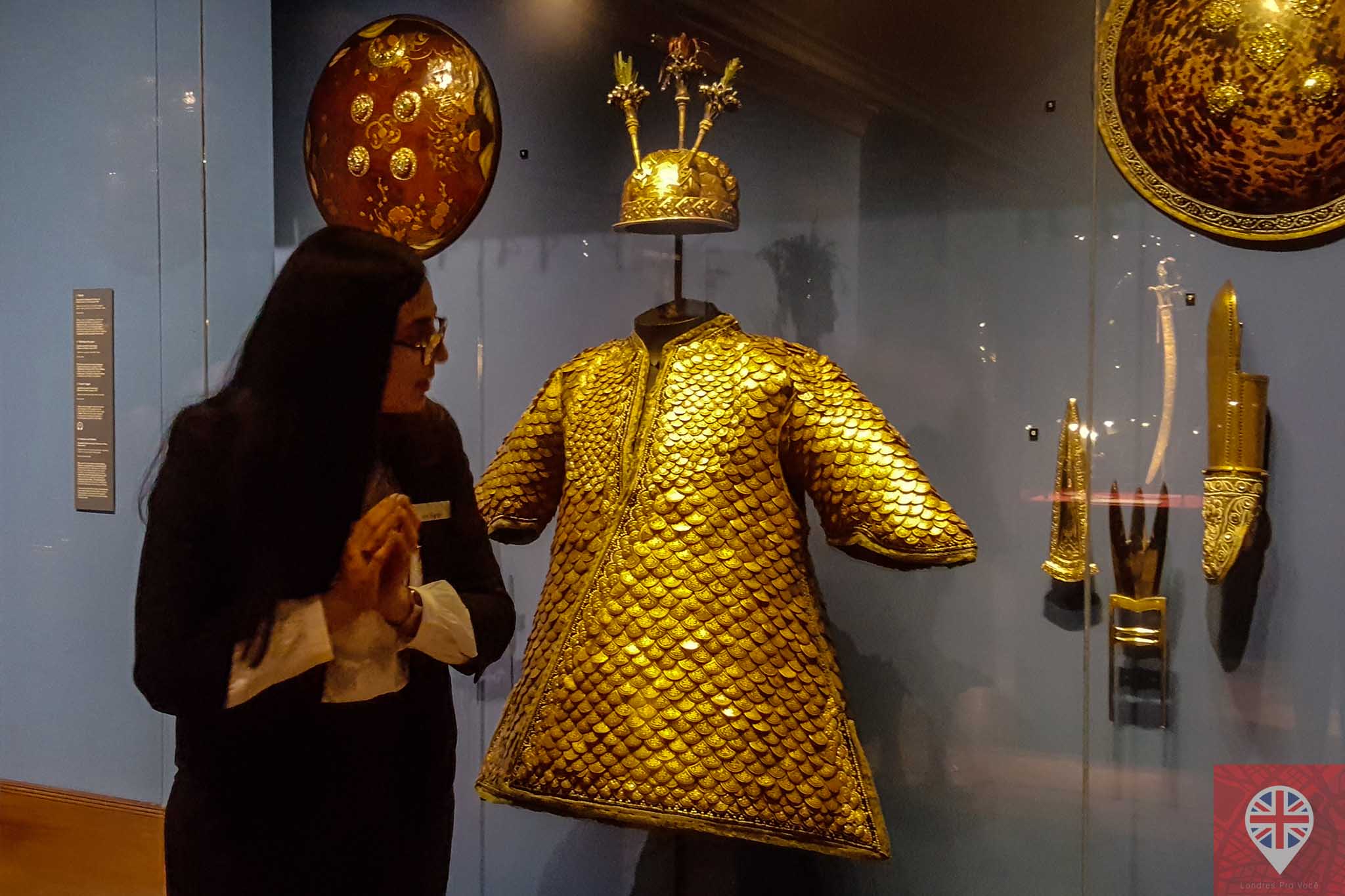 queens gallery splendorous curator armadura