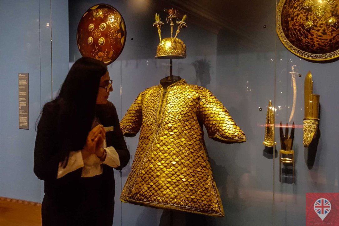 queens gallery splendorous curator armadura