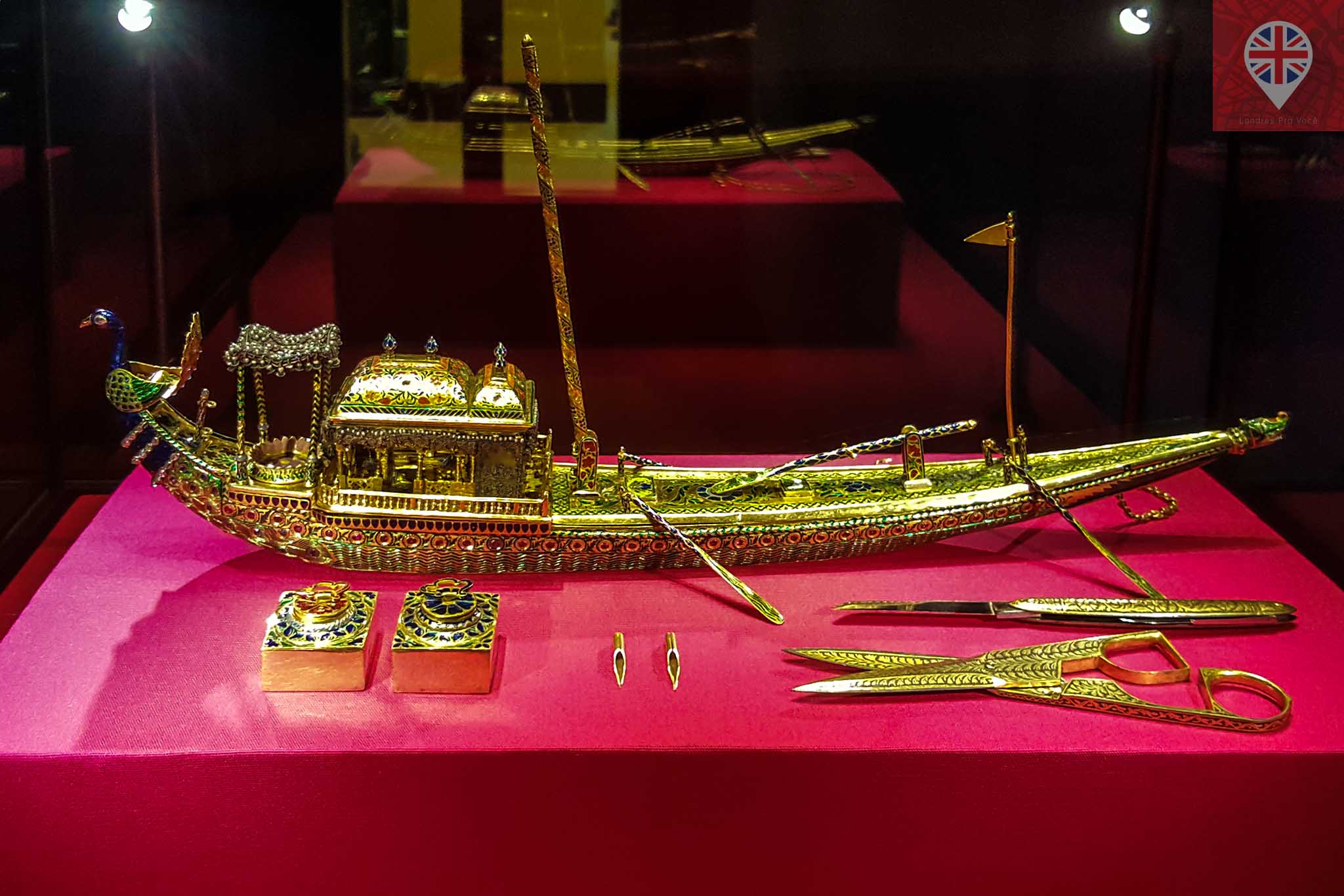 queens gallery splendorous tinteiro