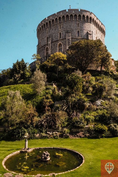 windsor castle tower and pond