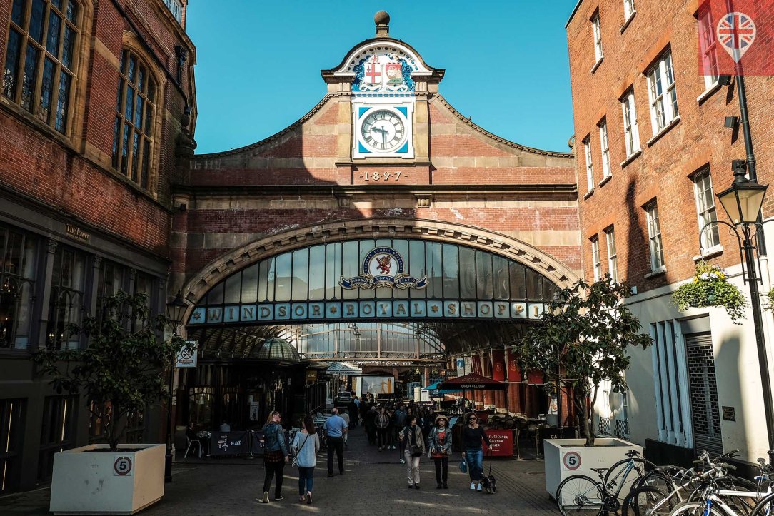 windsor station shopping