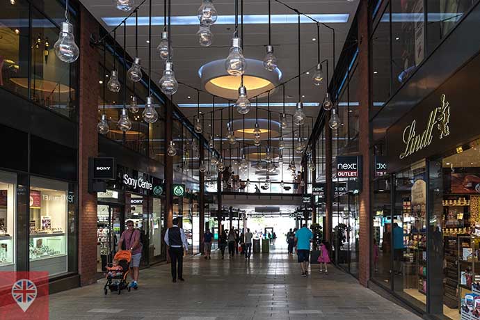 london designer outlet hall interno