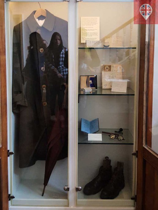 freud museum armario objetos pessoais