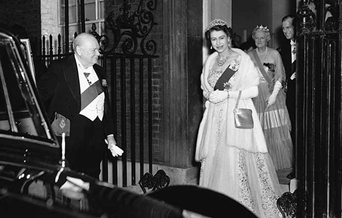 Queen-Elizabeth-II Winston Churchill