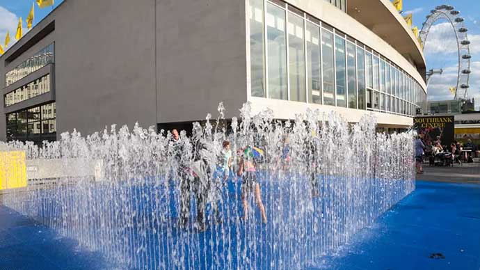 jeppe-hein-s-appearing-rooms